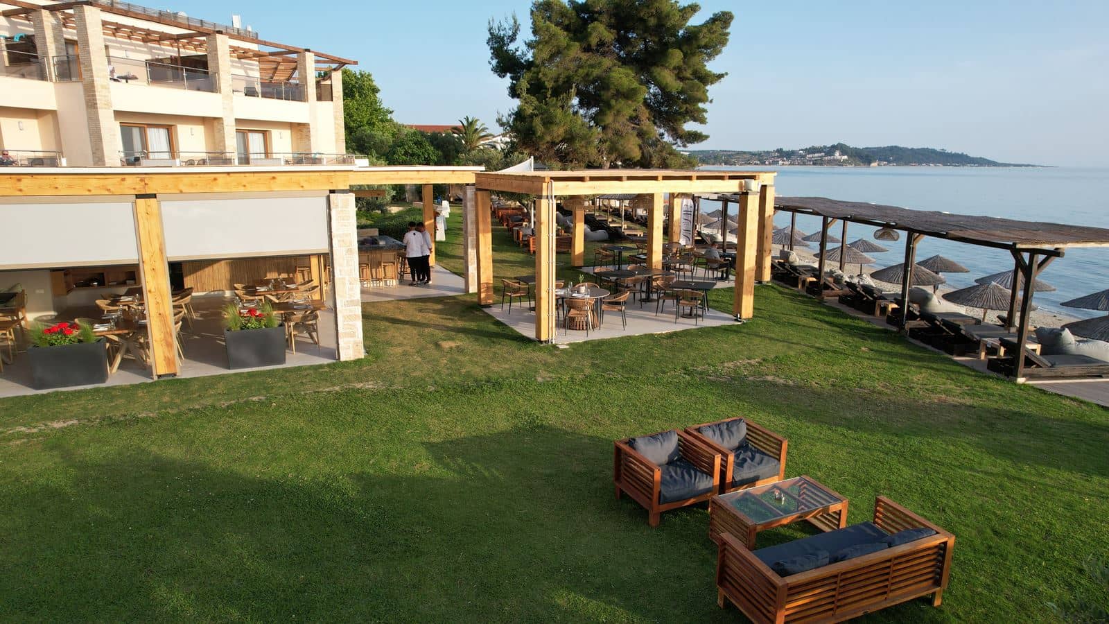 bars-olympion-sunset-beach-bar