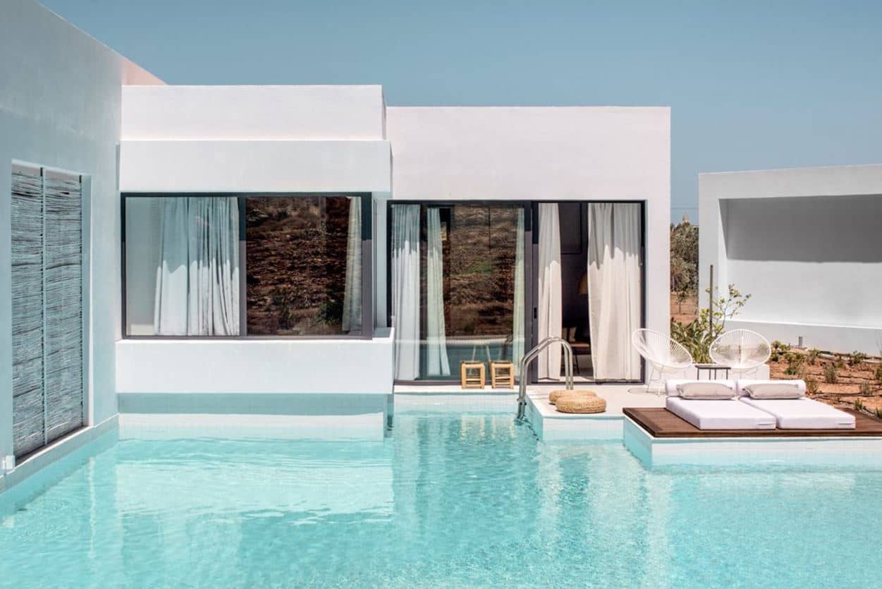 rooms-split-level-sharing-pool