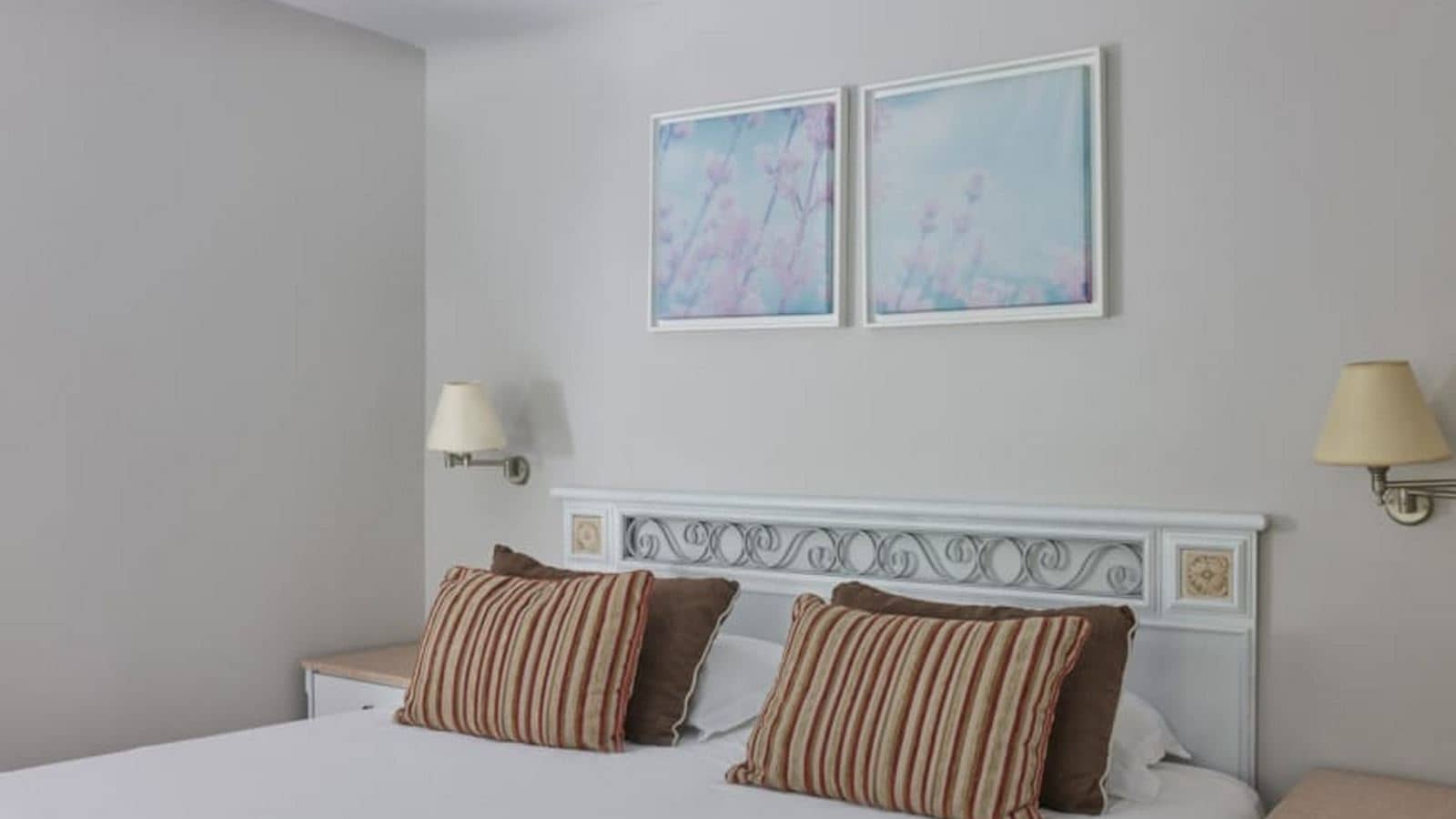 rooms-one-bedroom-family-room-inland-view-annex-building