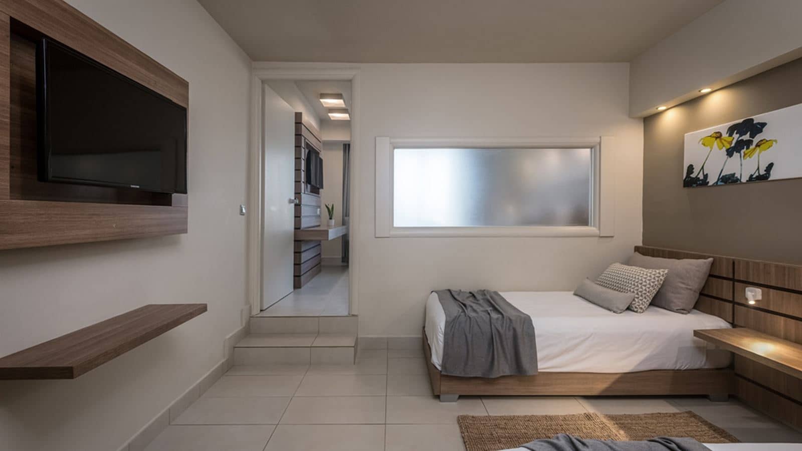 rooms-family-garden-view