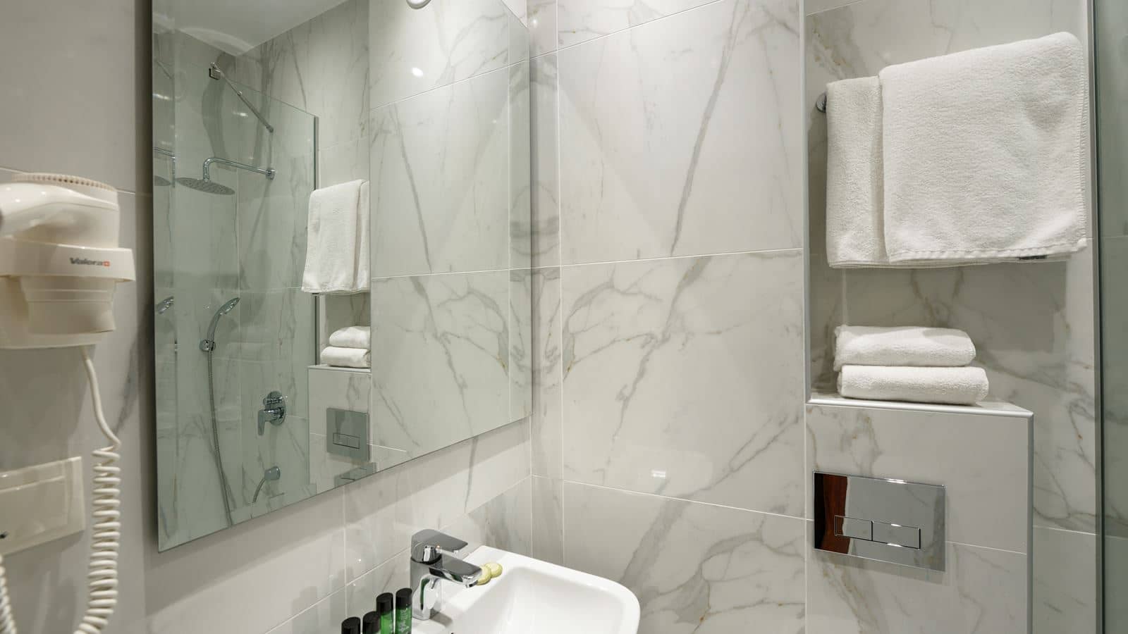 rooms-triple-standard-room