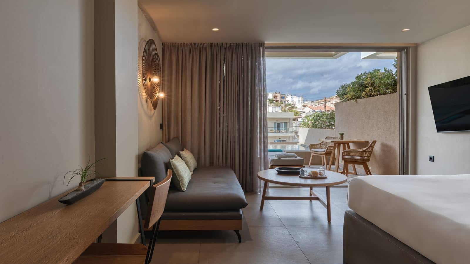 rooms-aquamarine-suite-plunge-pool-mountain-view