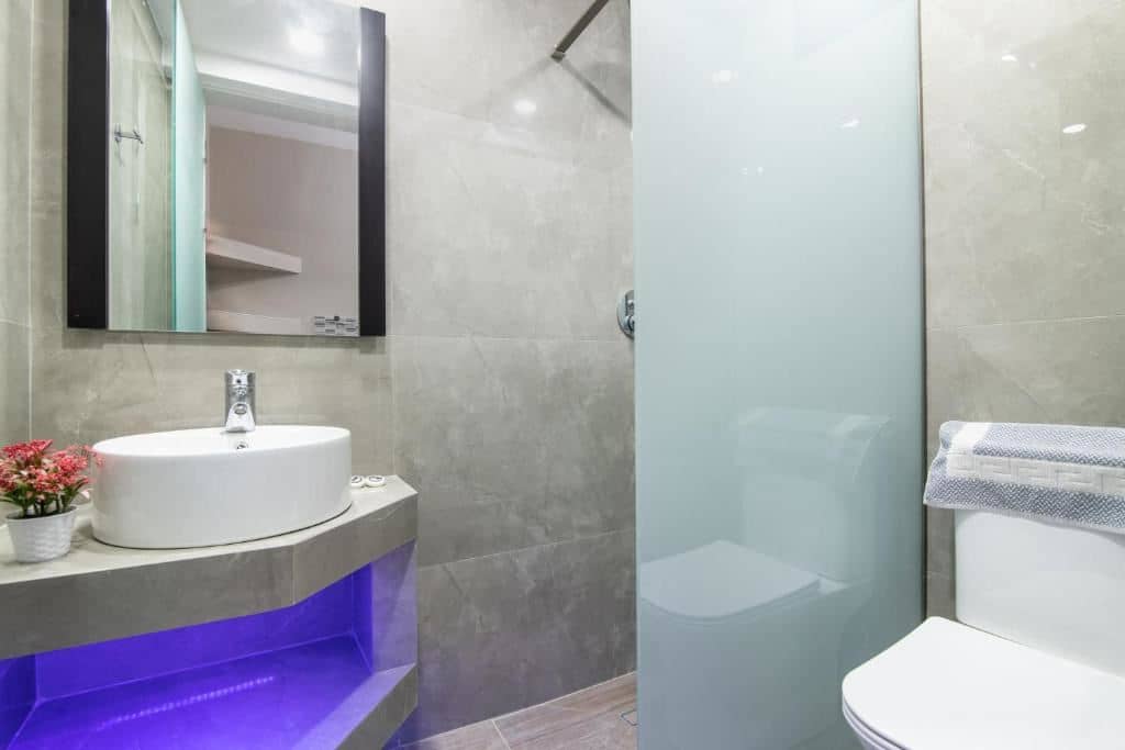 rooms-quadruple-room