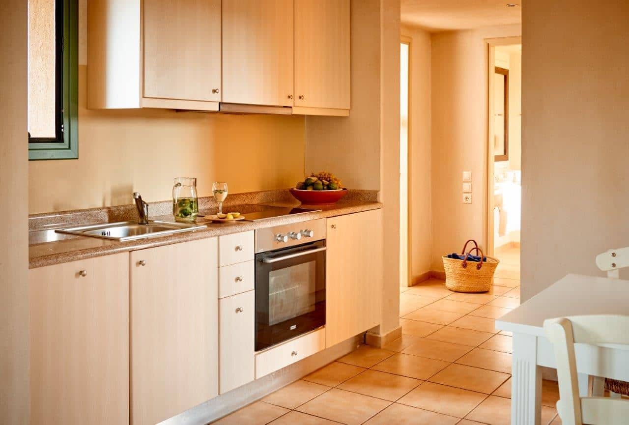 rooms-two-bedroom-family-suite-with-kitchenette