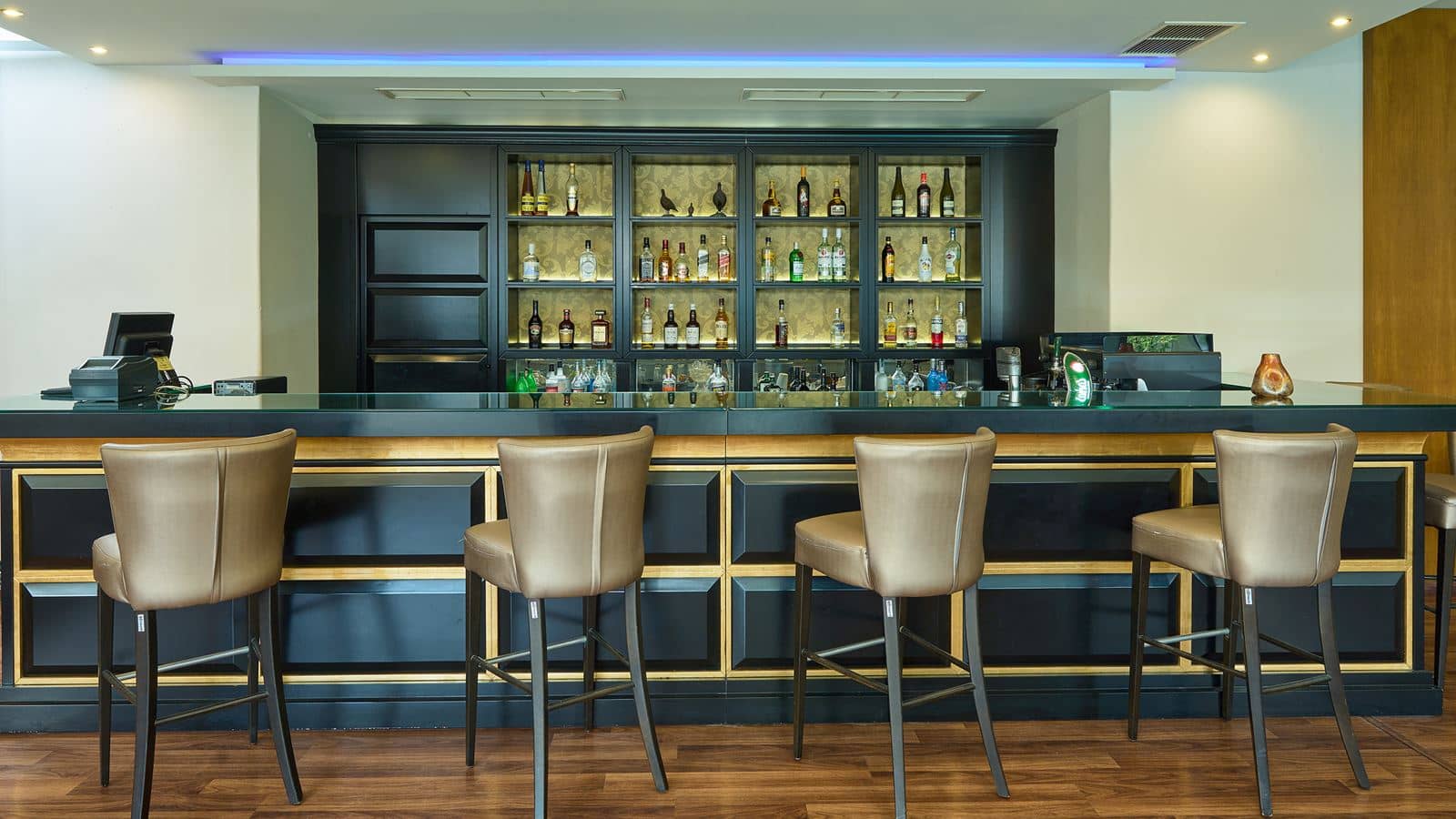 bars-main-bar