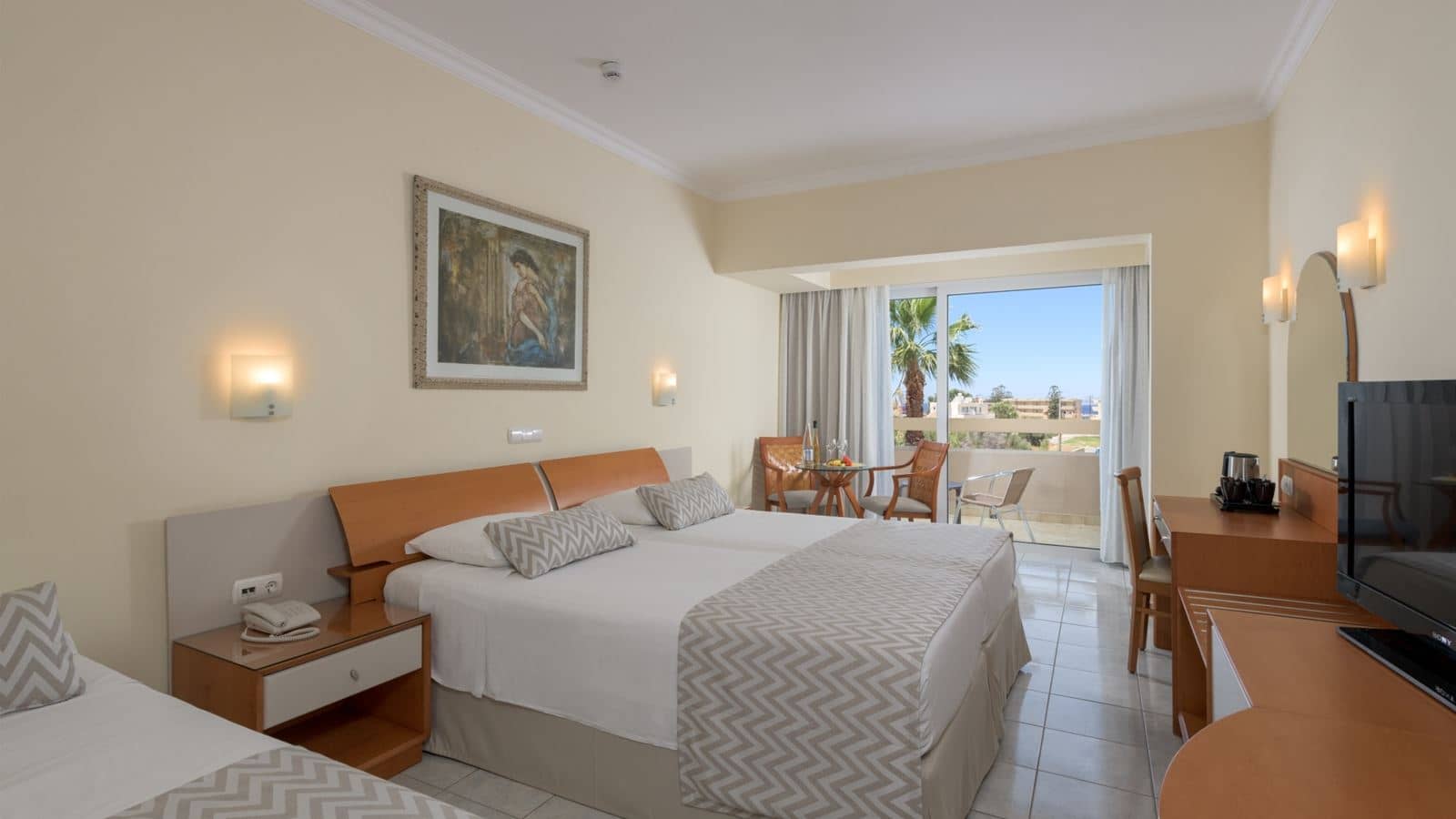 rooms-family-standard-guest-room-garden-view