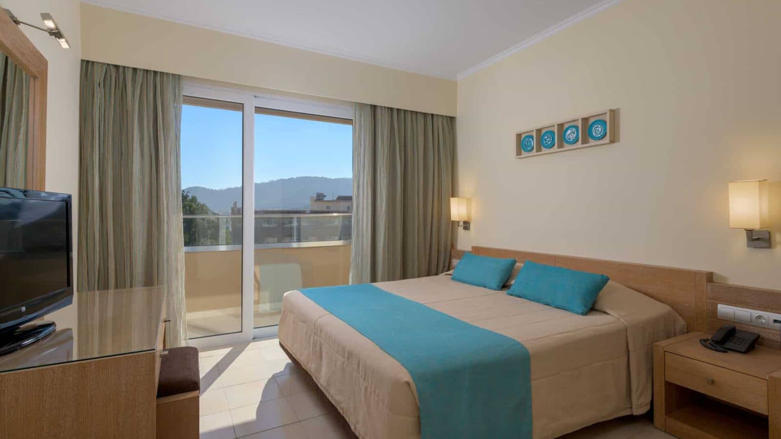 rooms-deluxe-suite-apartment-garden-view