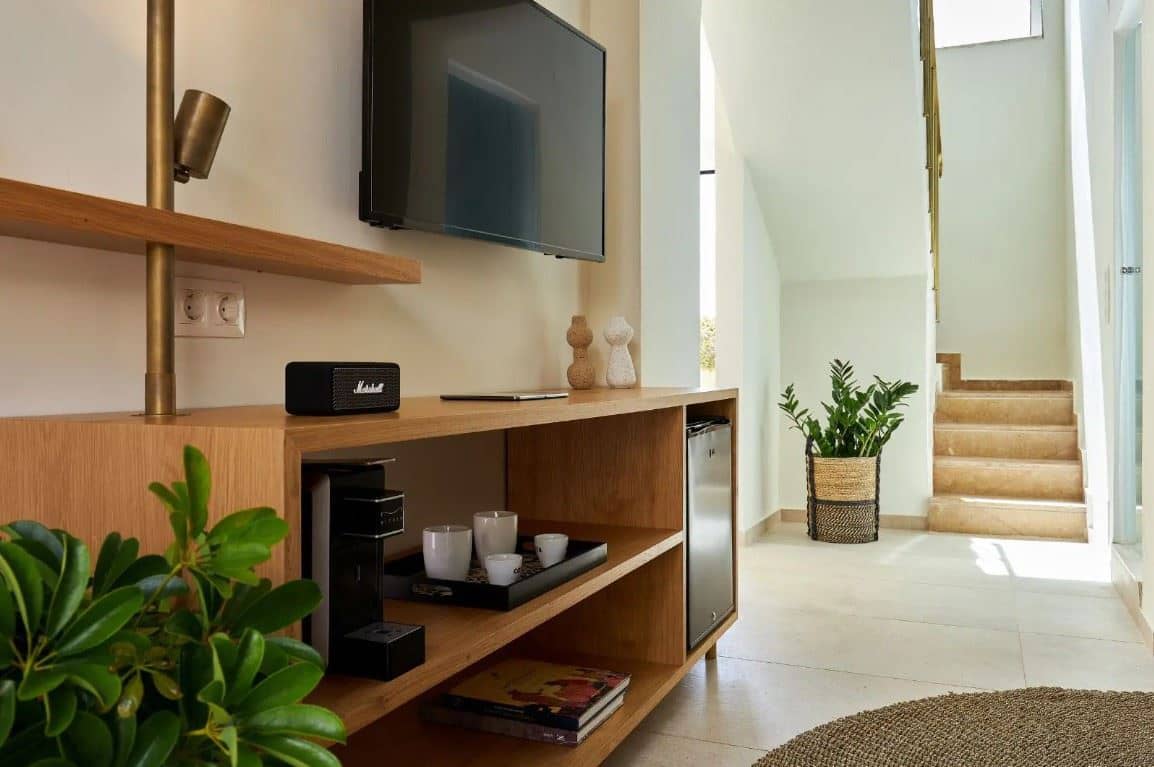 rooms-vip-maisonette-exterior-jacuzzi-gardenview-balcony