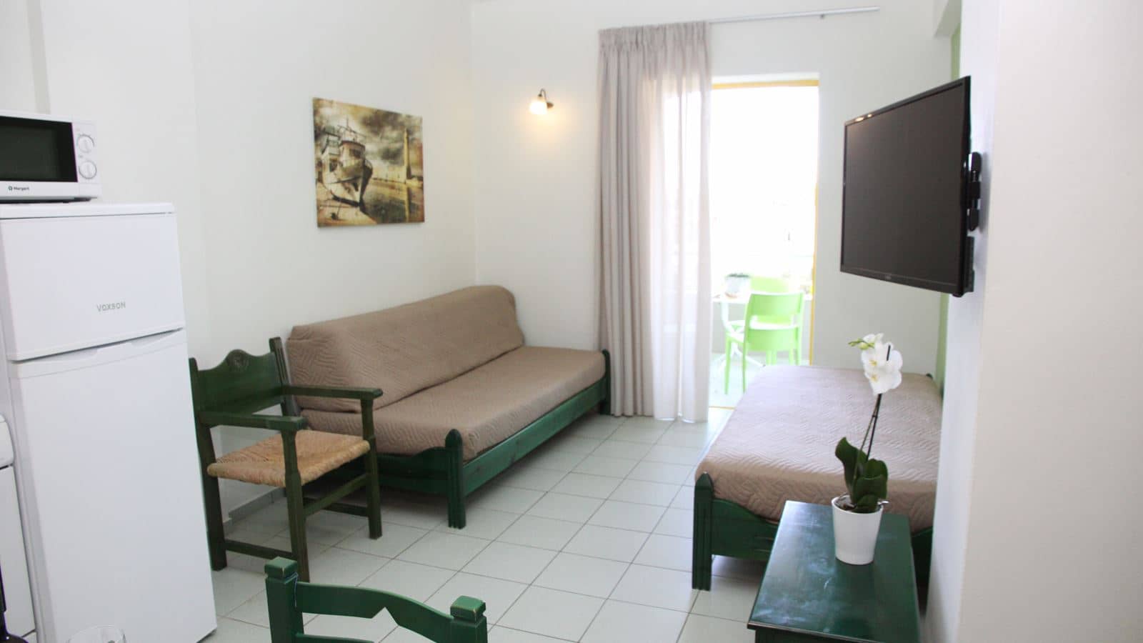 rooms-1-bedroom-apartment-balcony-or-terrace