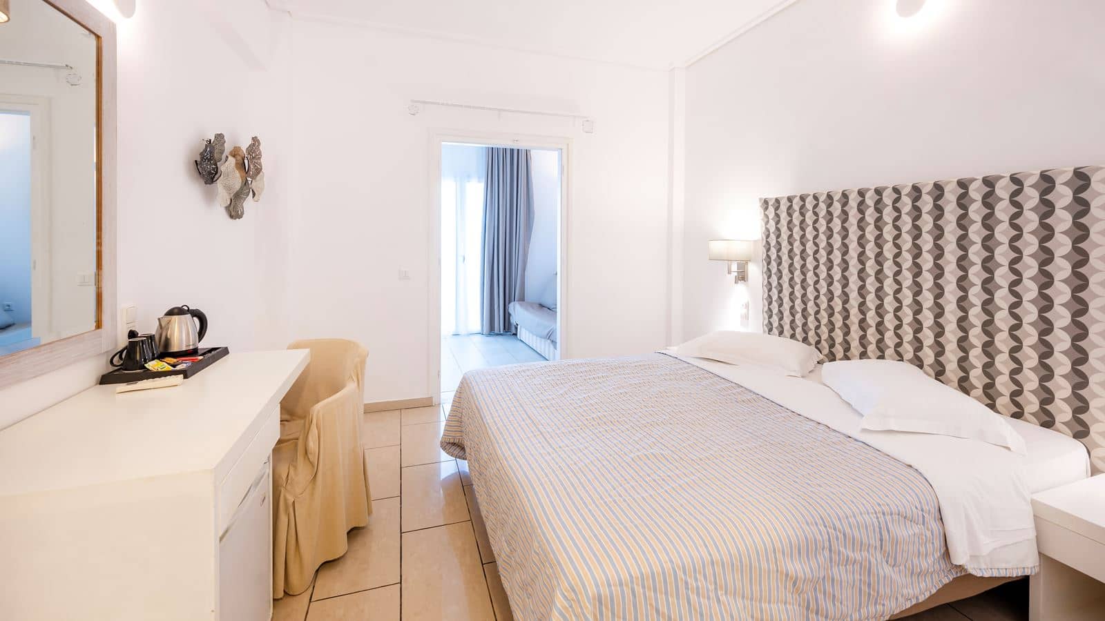 rooms-deluxe-room