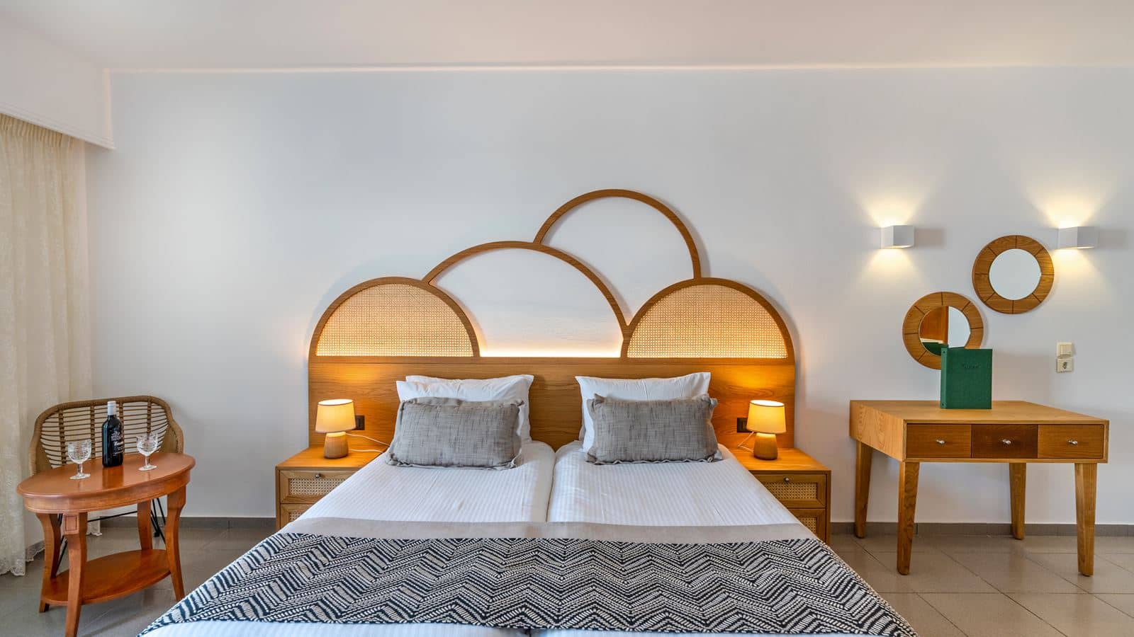 rooms-single-use-standard-room-mountainpool-view