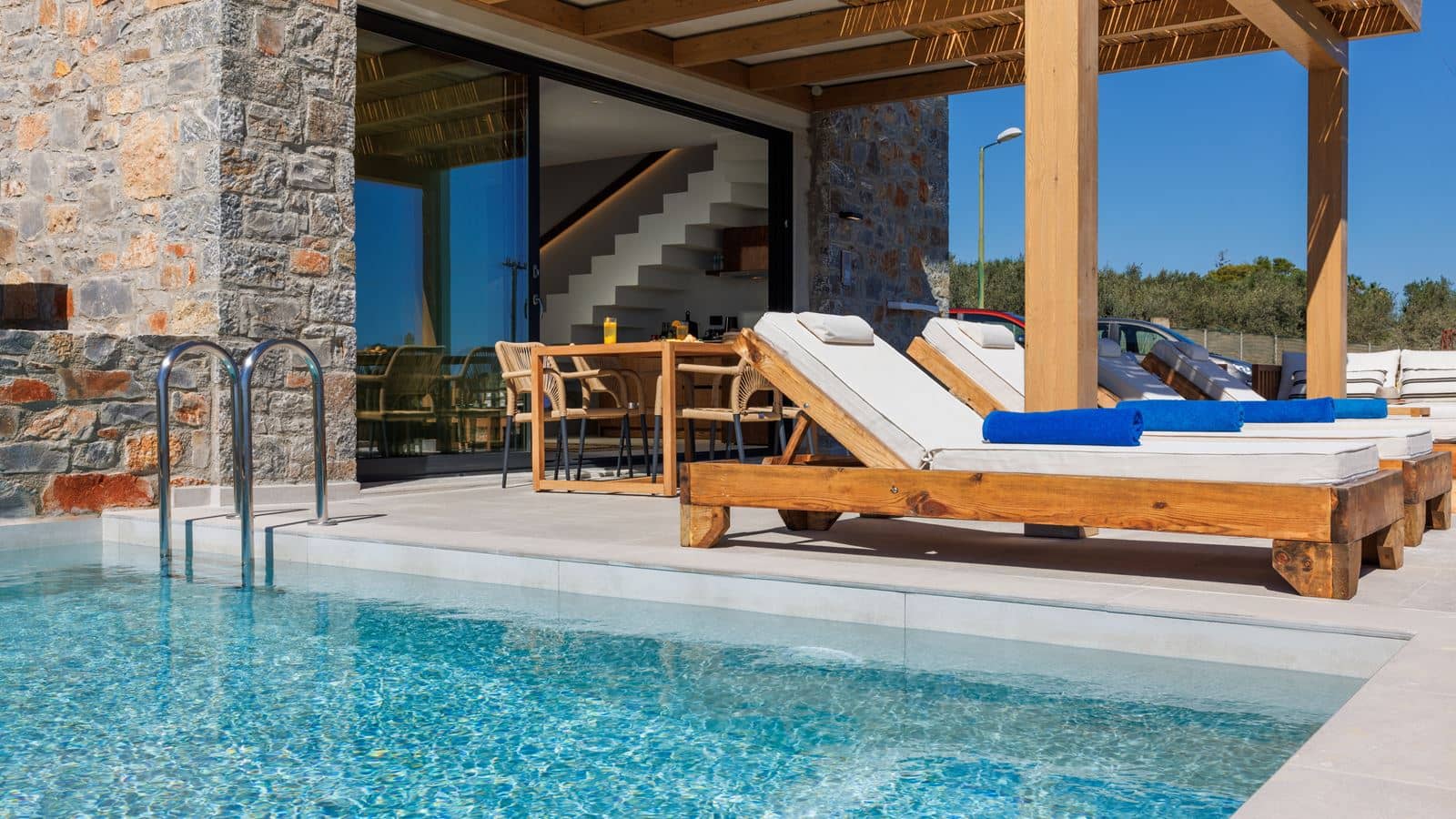 rooms-twostorey-suite-with-private-pool