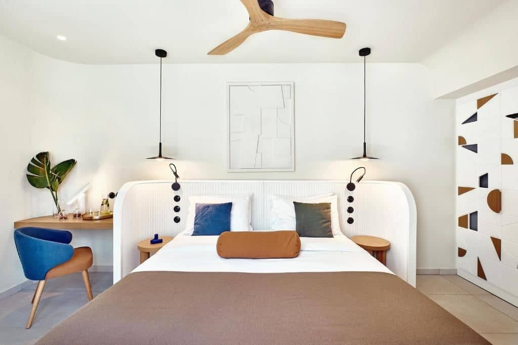 rooms-double-room-deluxe-private-heated-pool-garden-view
