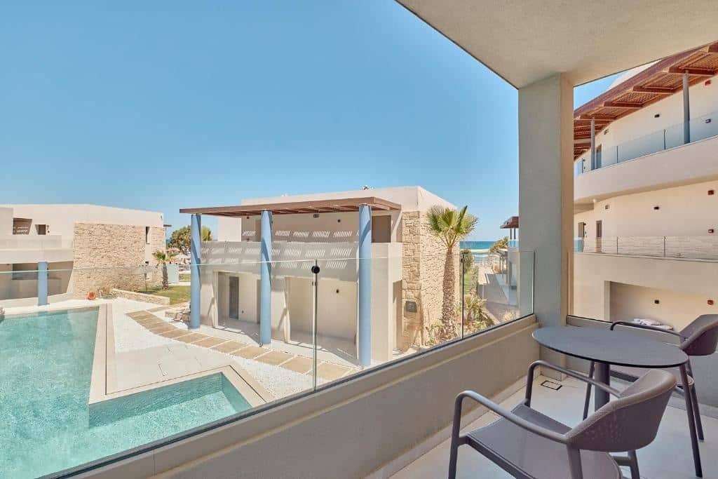 rooms-double-room-deluxe-side-sea-view