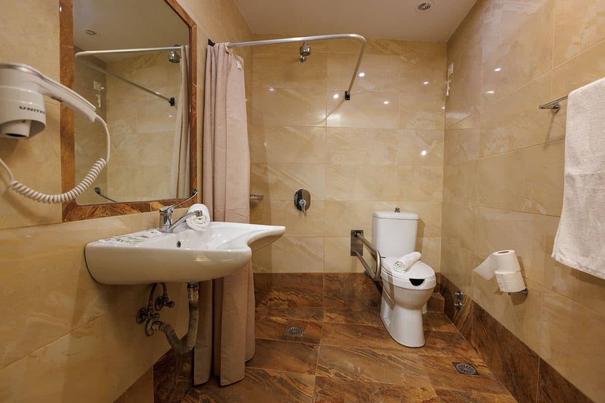 rooms-handicap-economy-dbl-room
