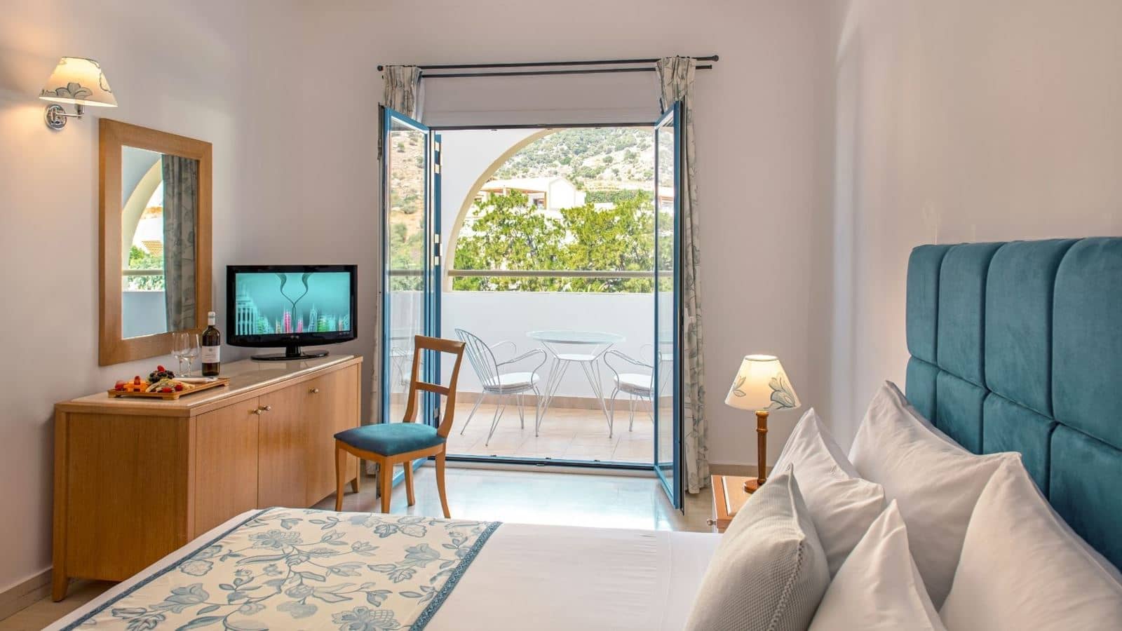 rooms-twin-garden-view