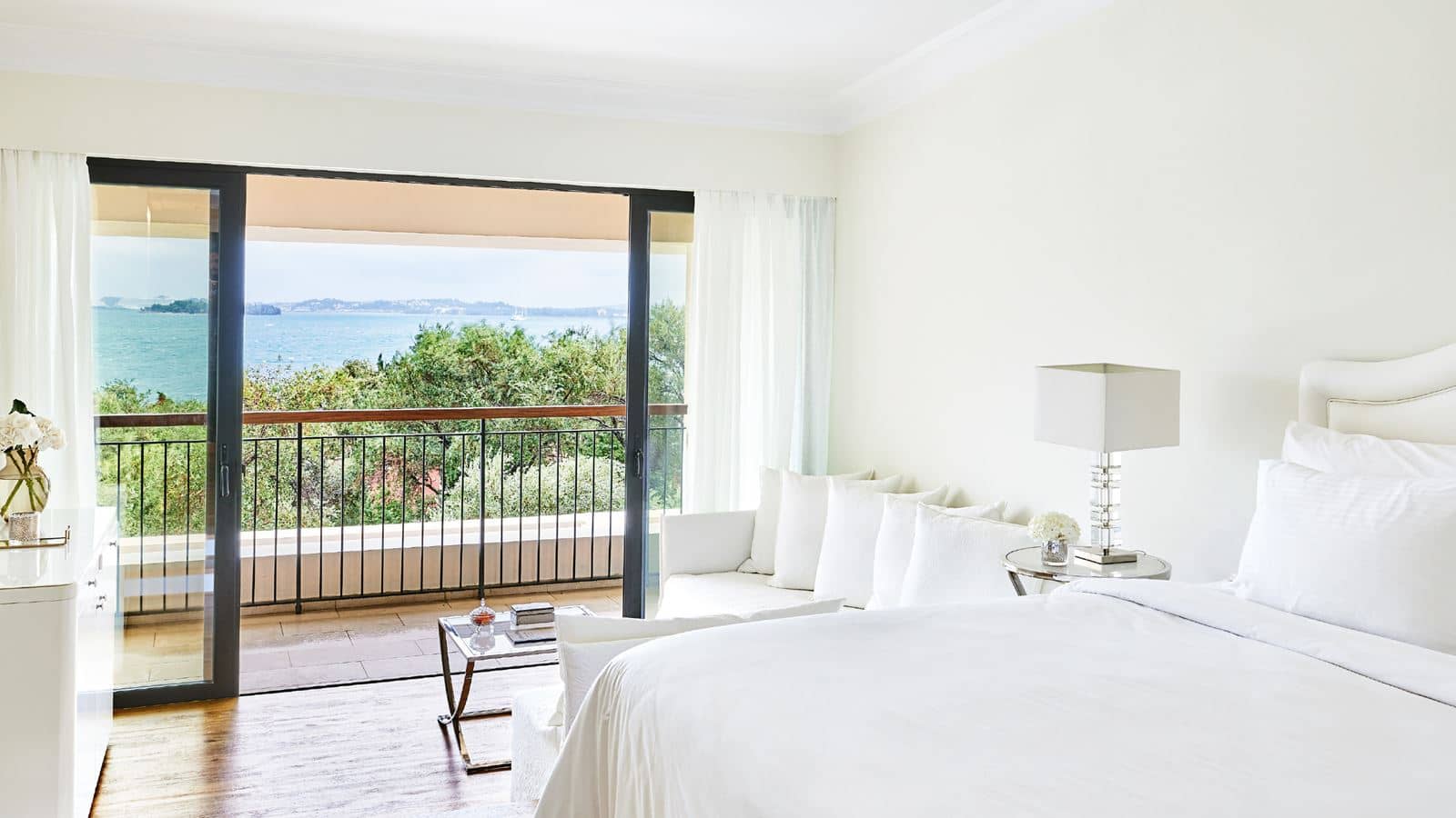 rooms-deluxe-bungalow-sea-view-1st-floor