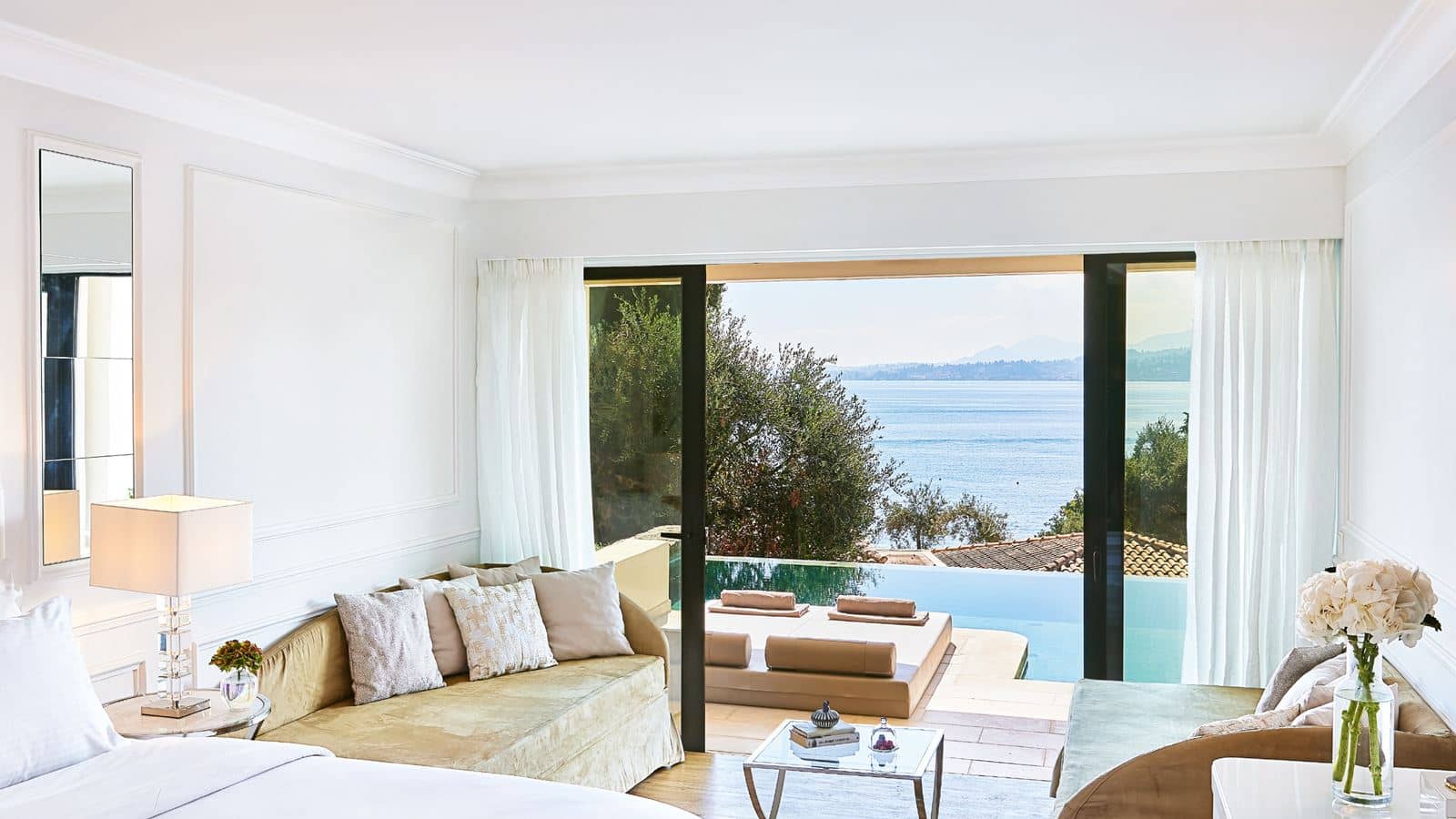 rooms-swim-up-family-bungalow-open-plan