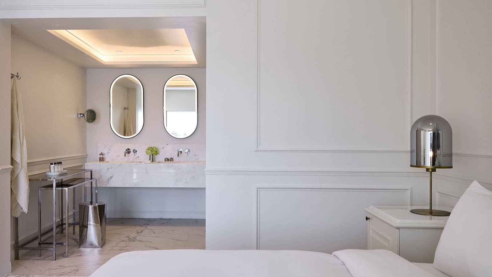 rooms-deluxe-suite-sea-view