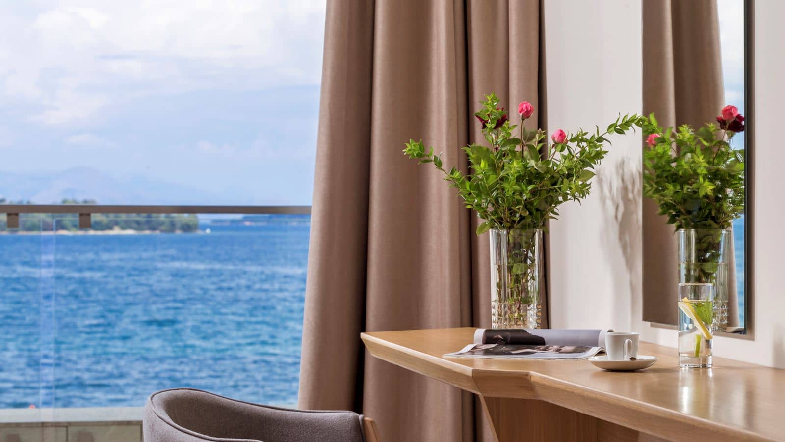rooms-double-main-building-or-bungalow-sea-front