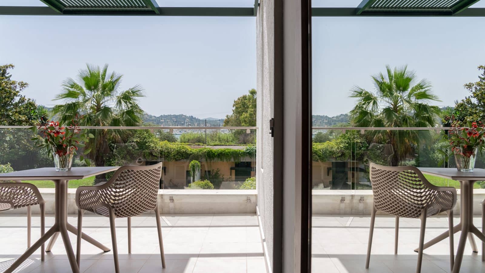 rooms-single-main-building-or-bungalow-garden-view