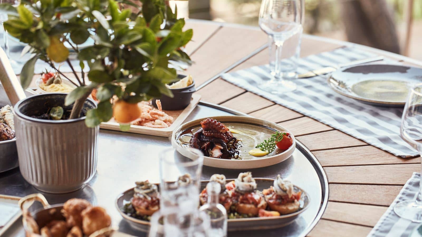restaurants-parea-by-the-beach