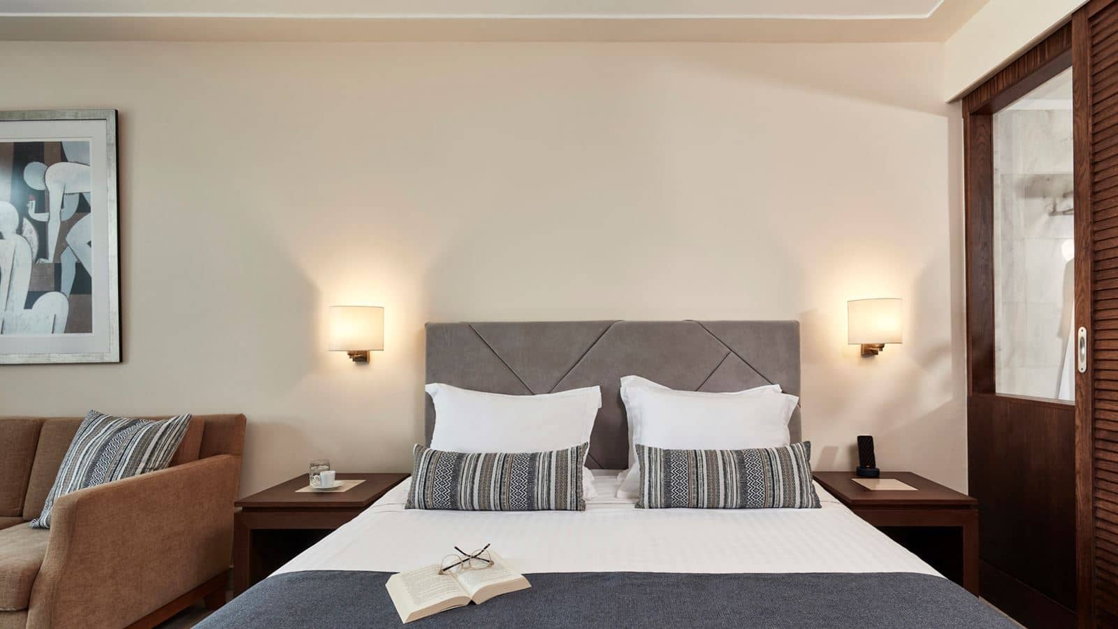 rooms-junior-suite-bungalow-sea-front-with-private-pool