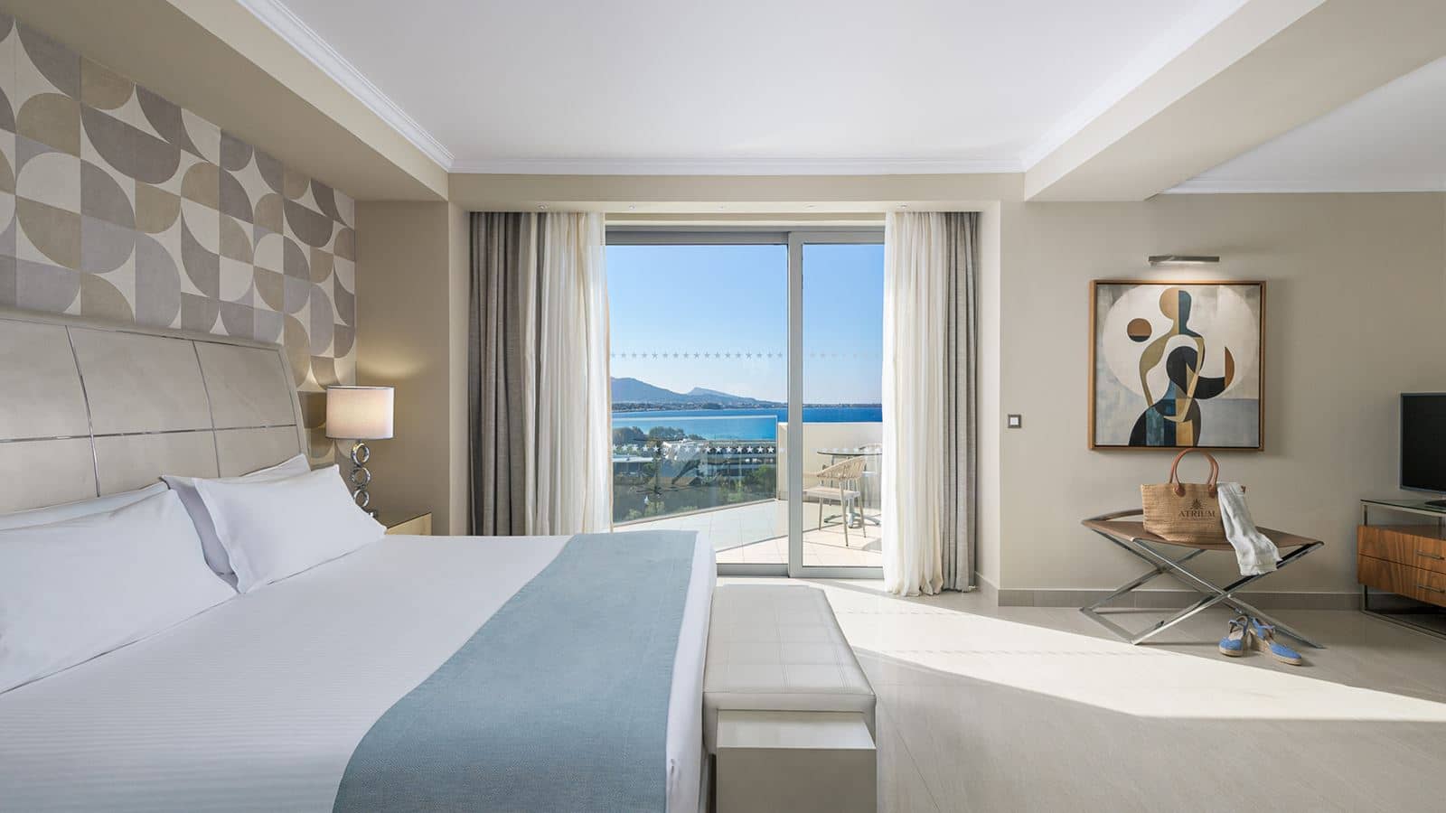 rooms-ambassador-suite-sea-view-with-personal-pool-signature-collection