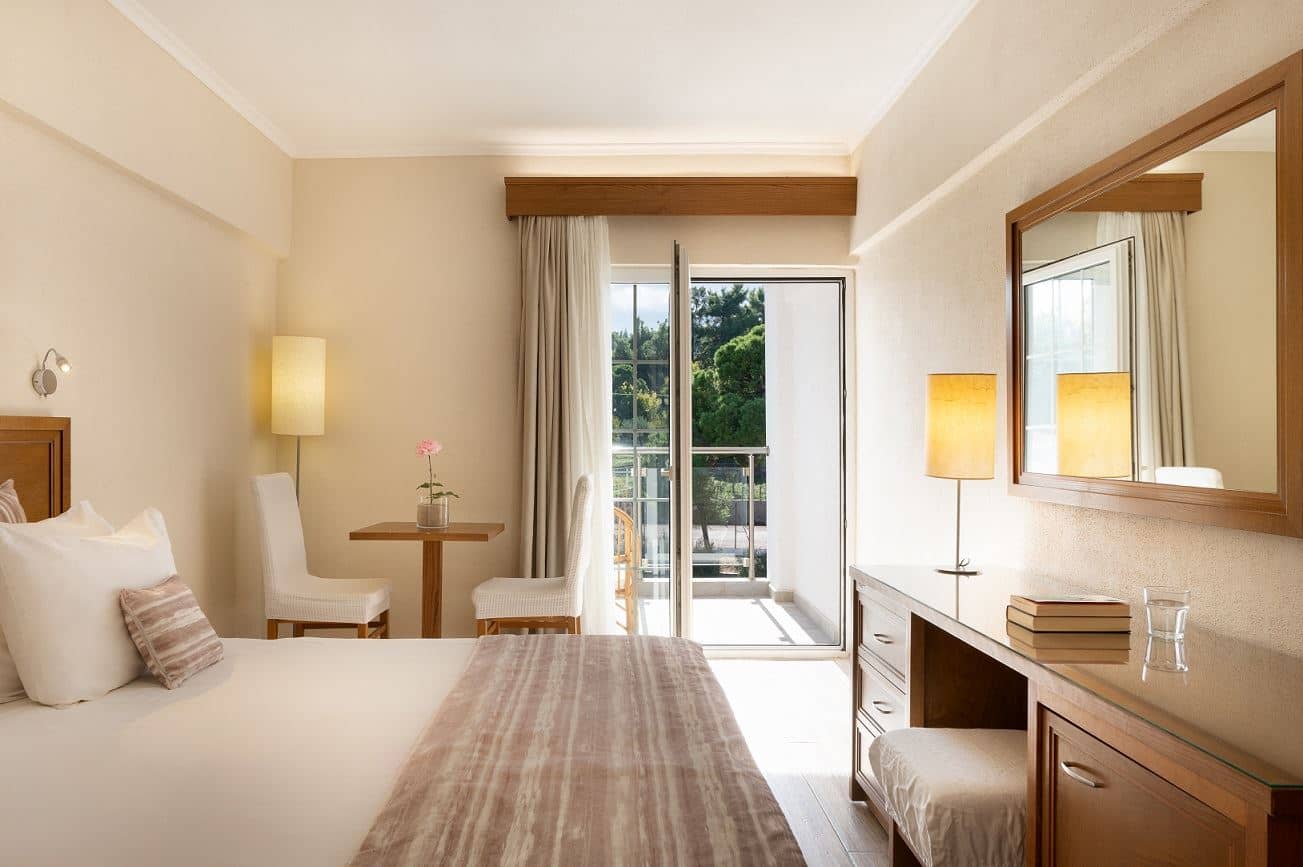 rooms-twin-garden-view