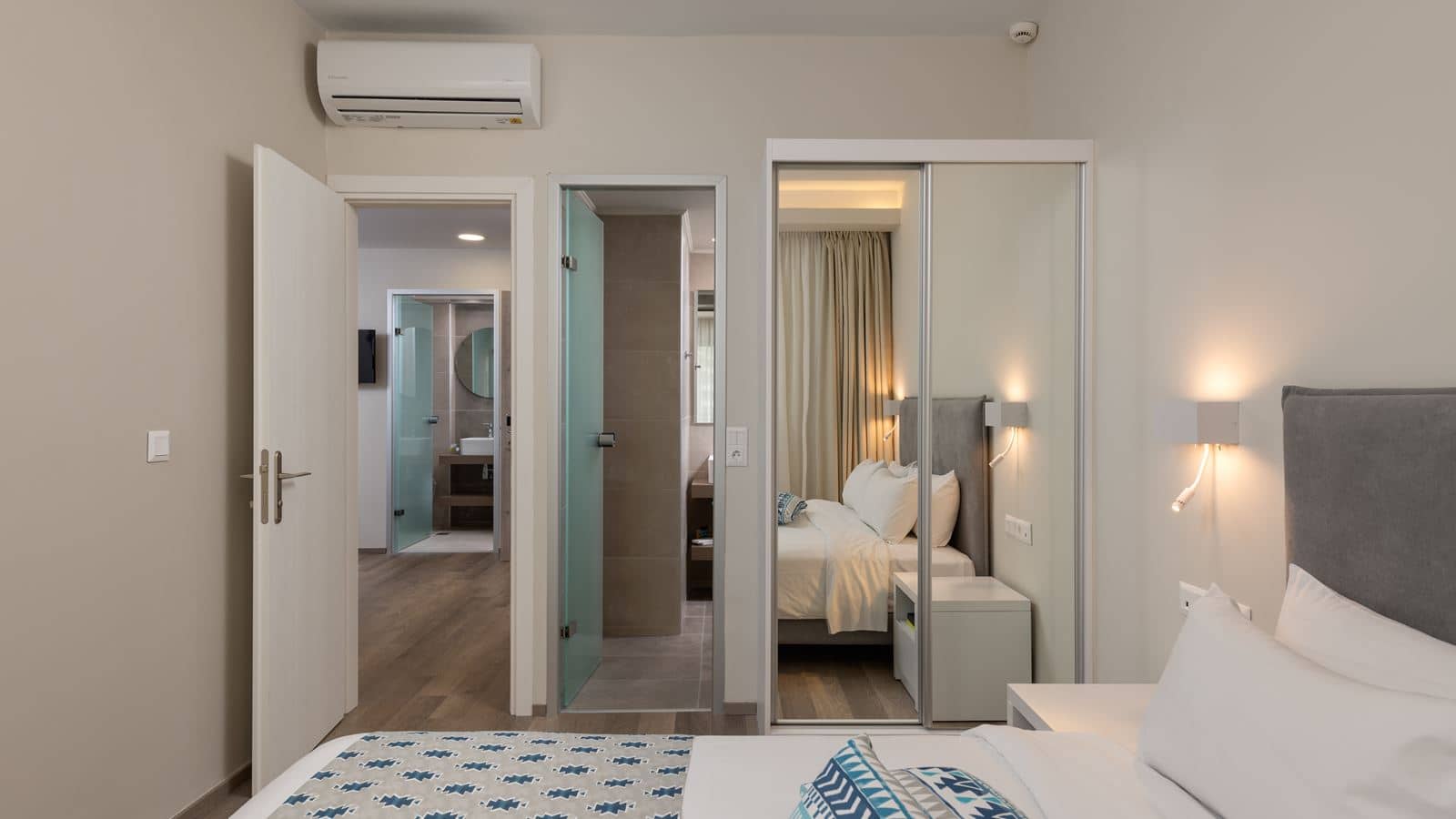 rooms-studio-superior