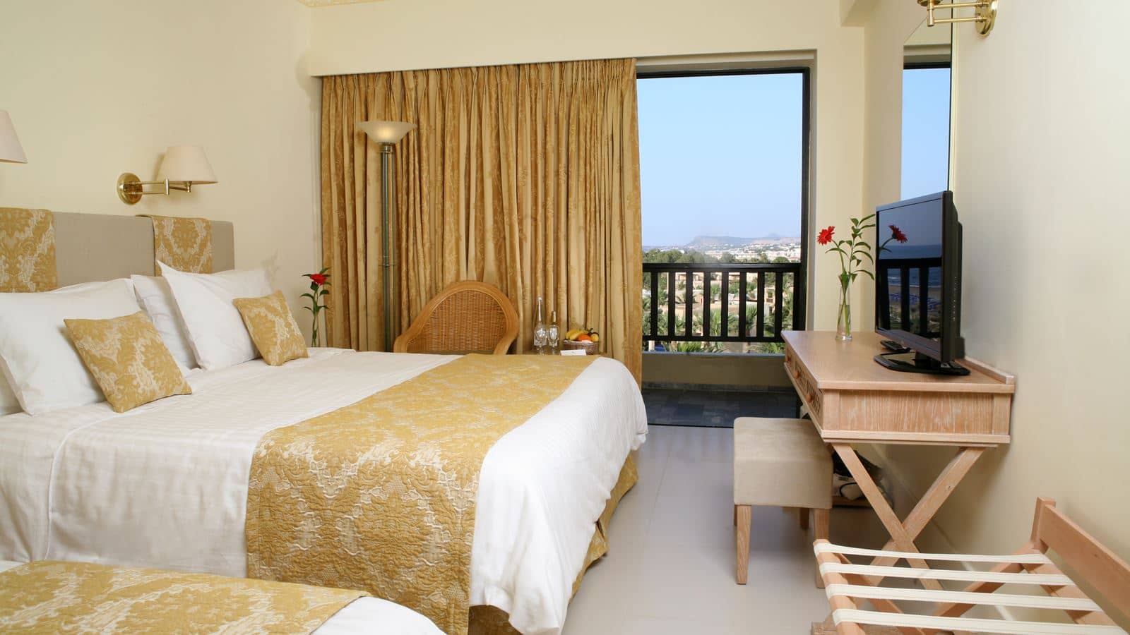 rooms-classic-double-room-garden-view
