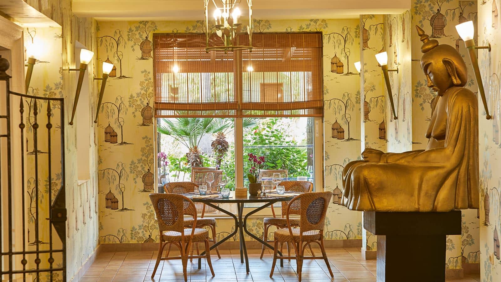 restaurants-marin-bay-club-asianinspired-restaurant