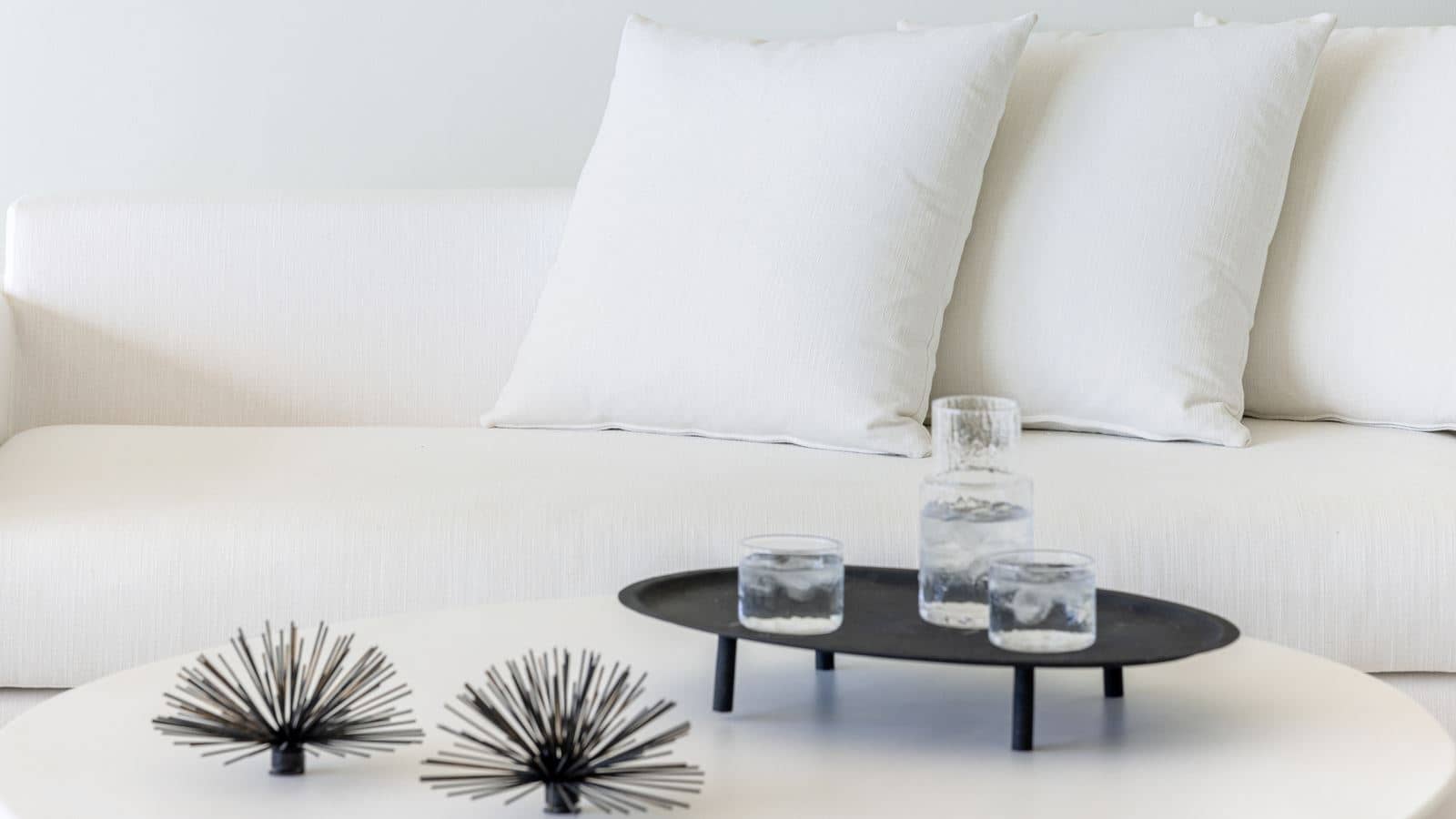 rooms-amirandes-white-suite