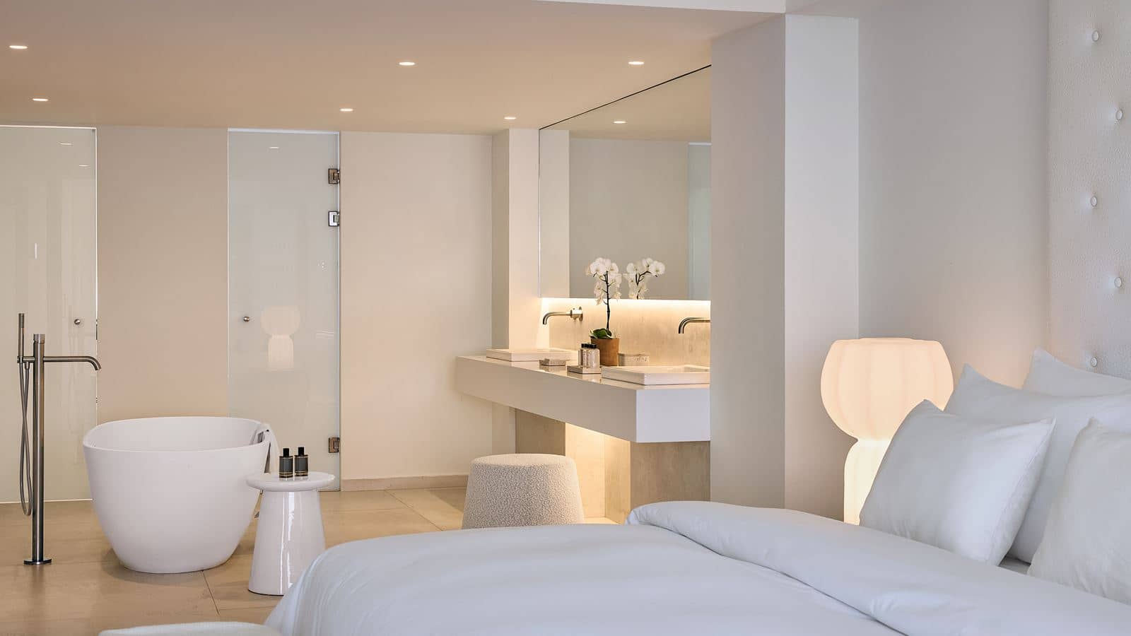 rooms-amirandes-white-suite