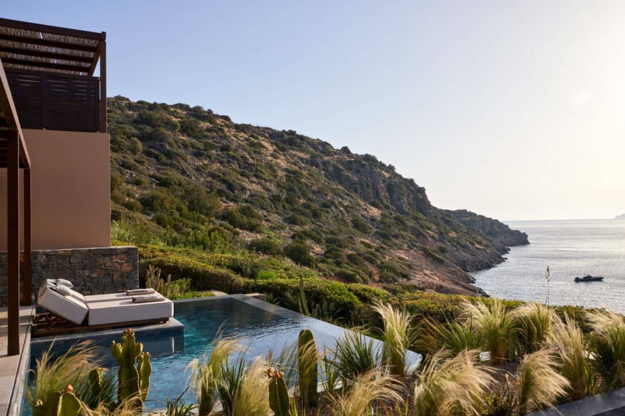 rooms-the-collection-premium-one-bedroom-suite-sea-view-with-private-pool