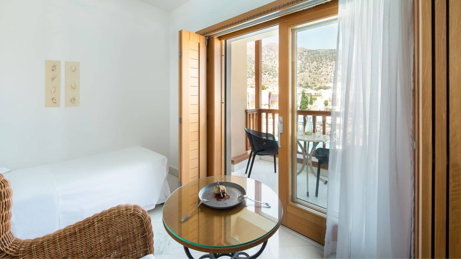 rooms-bungalow-family-balcony-or-terrace
