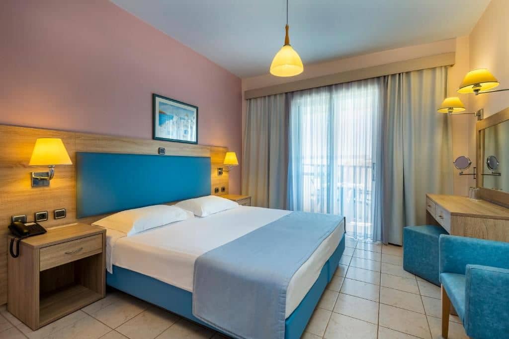 rooms-family-room