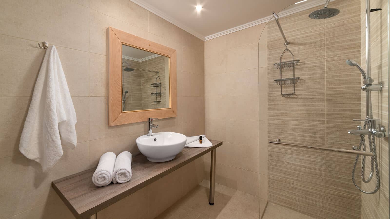 rooms-standard-double-room-balcony