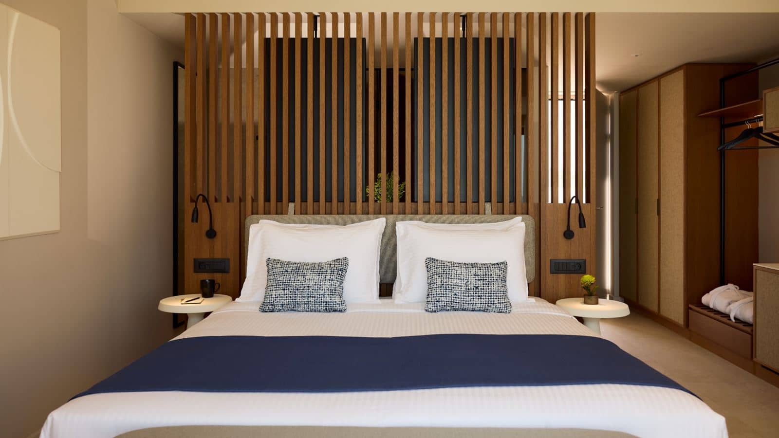 rooms-deluxe-room-sea-view-with-private-pool
