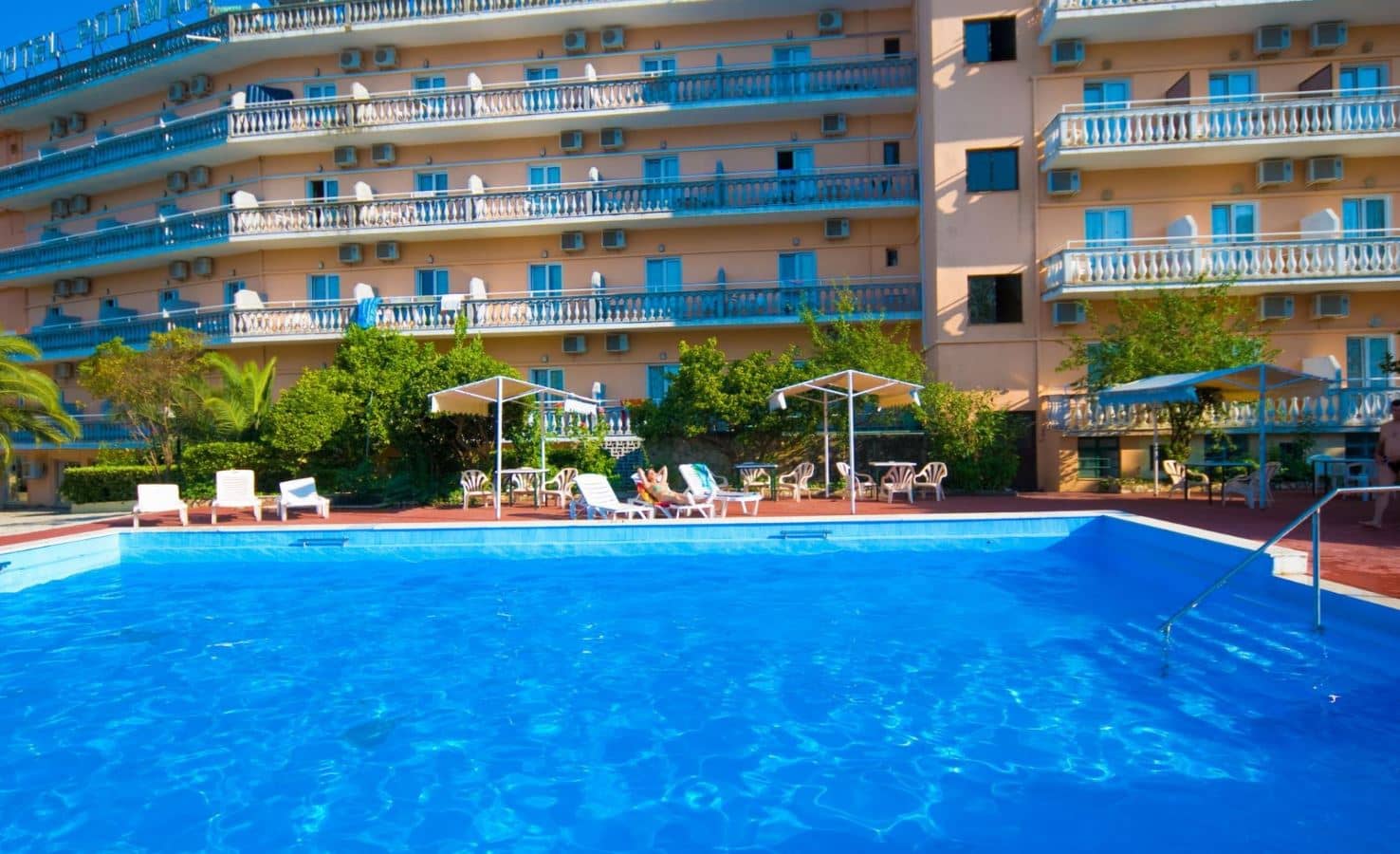 pools-outdoor-pool