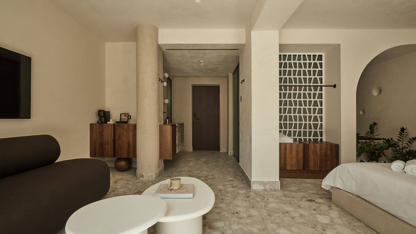 rooms-1-bedroom-suite-seaview-swimup
