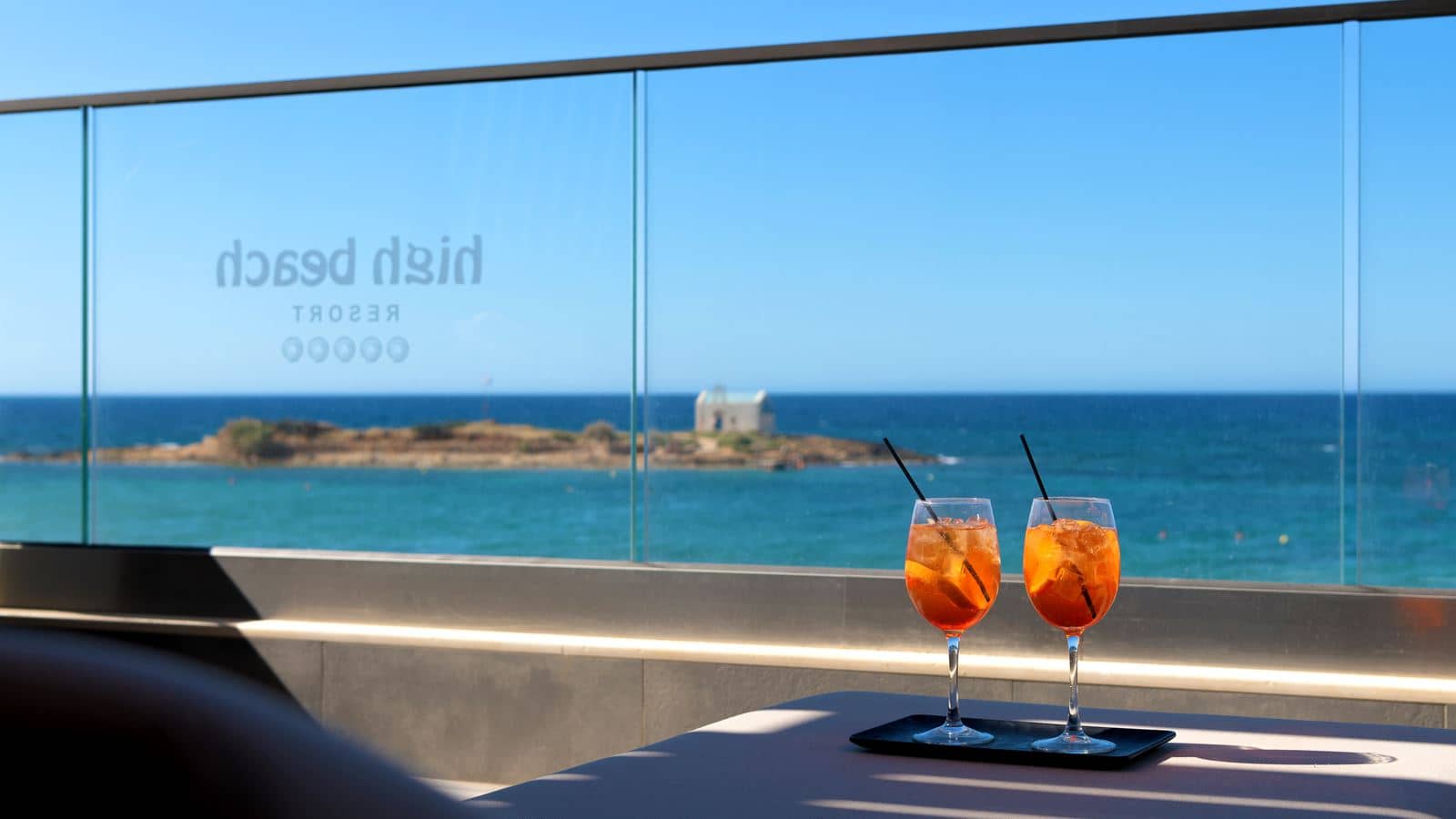 rooms-diamond-suite-beachfront-fsv