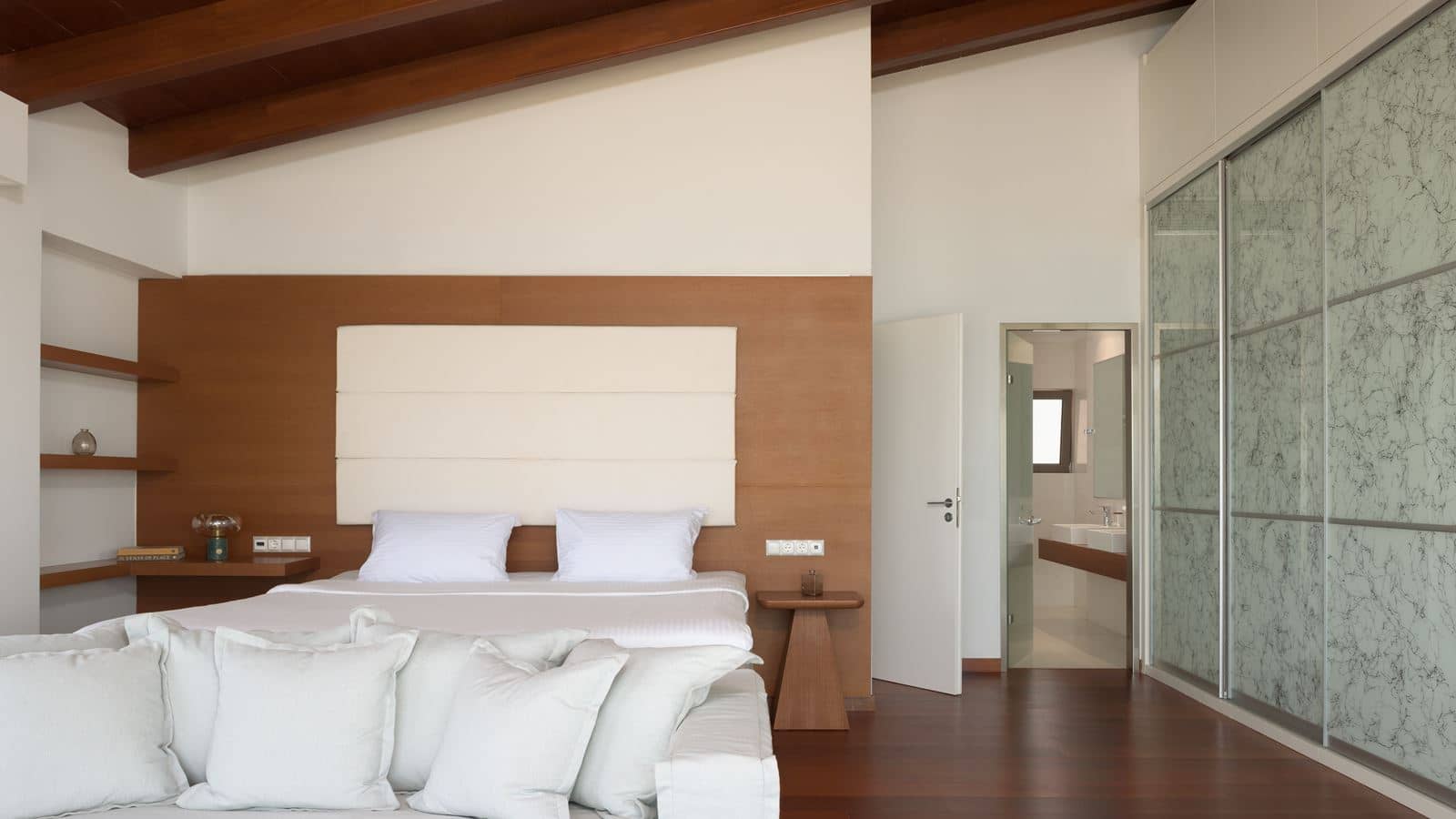 rooms-pasiphae-beachfront-villa