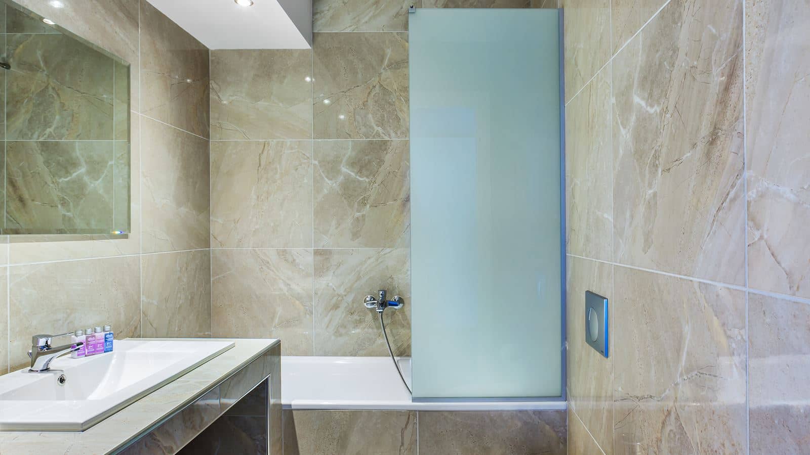 rooms-double-premium-room-land-view