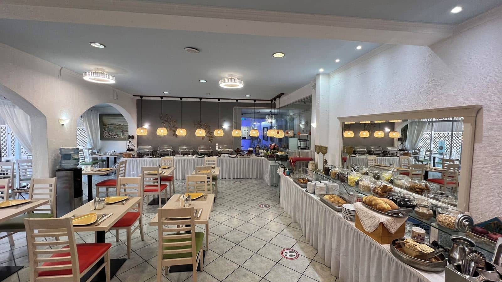 restaurants-restaurants