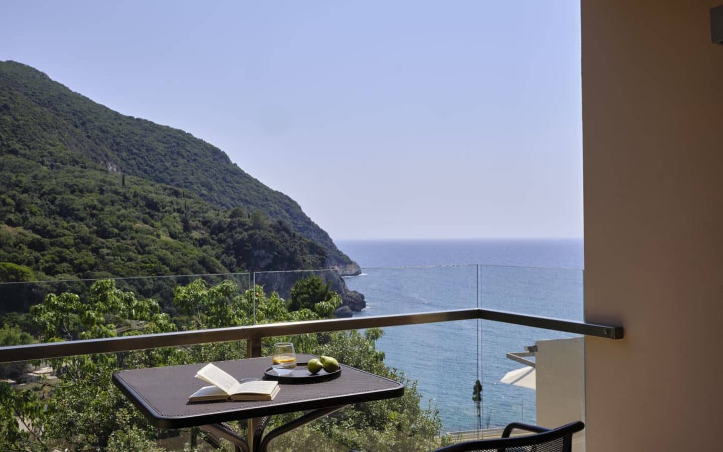 rooms-room-double-seaview