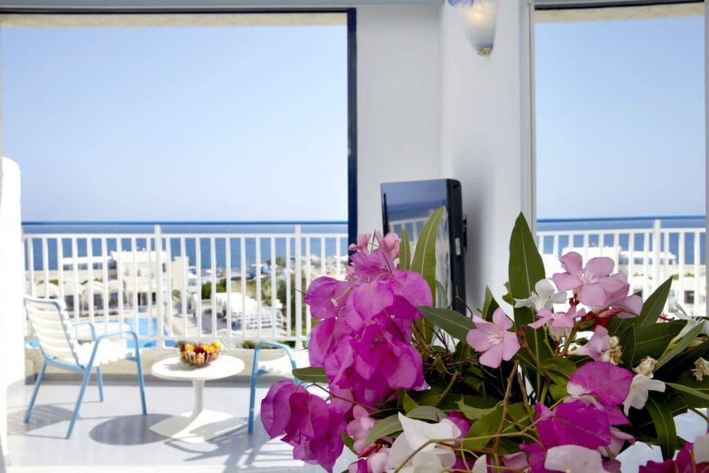rooms-family-room-with-sea-view