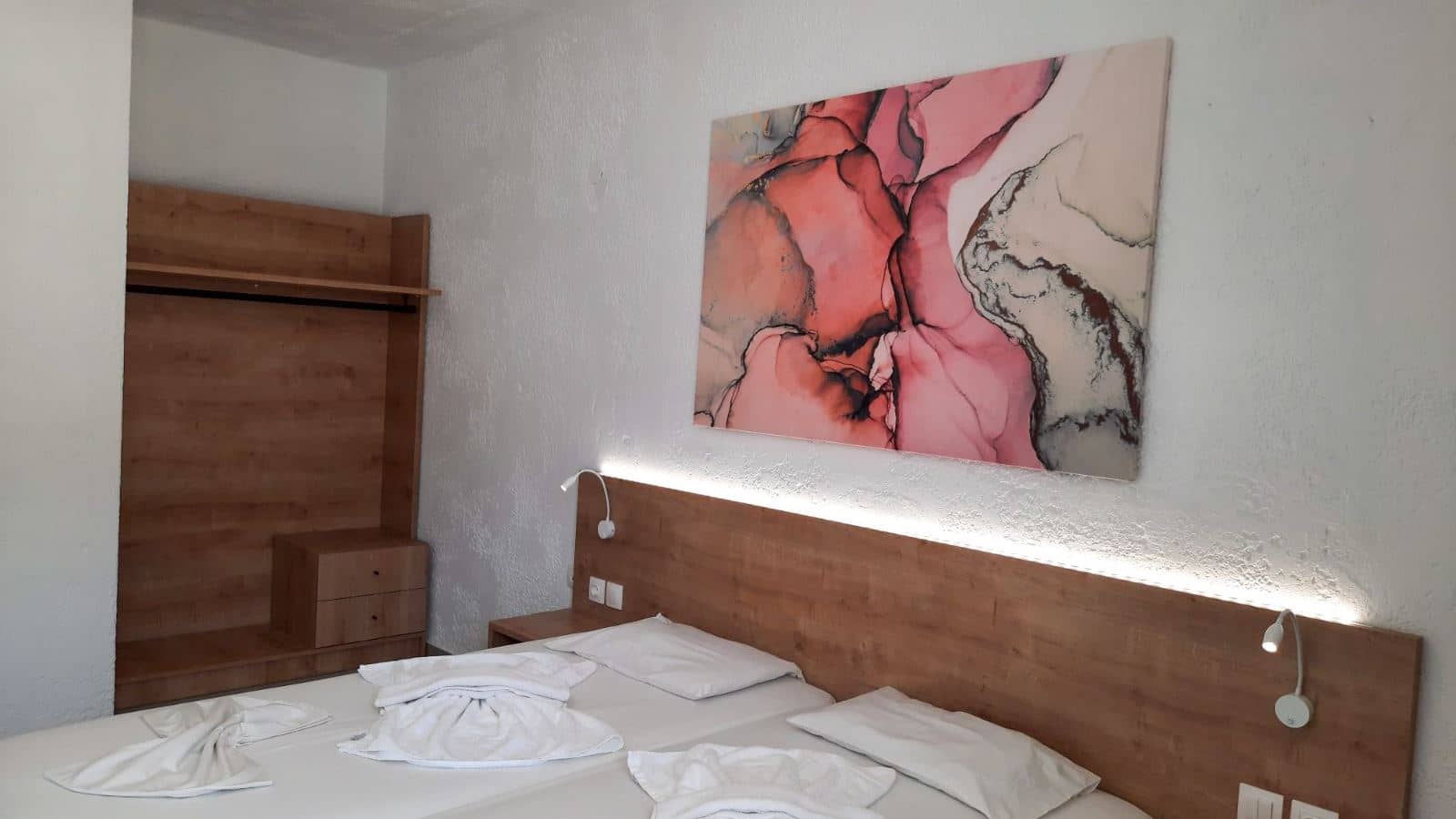 rooms-room-family-seaview-balcony
