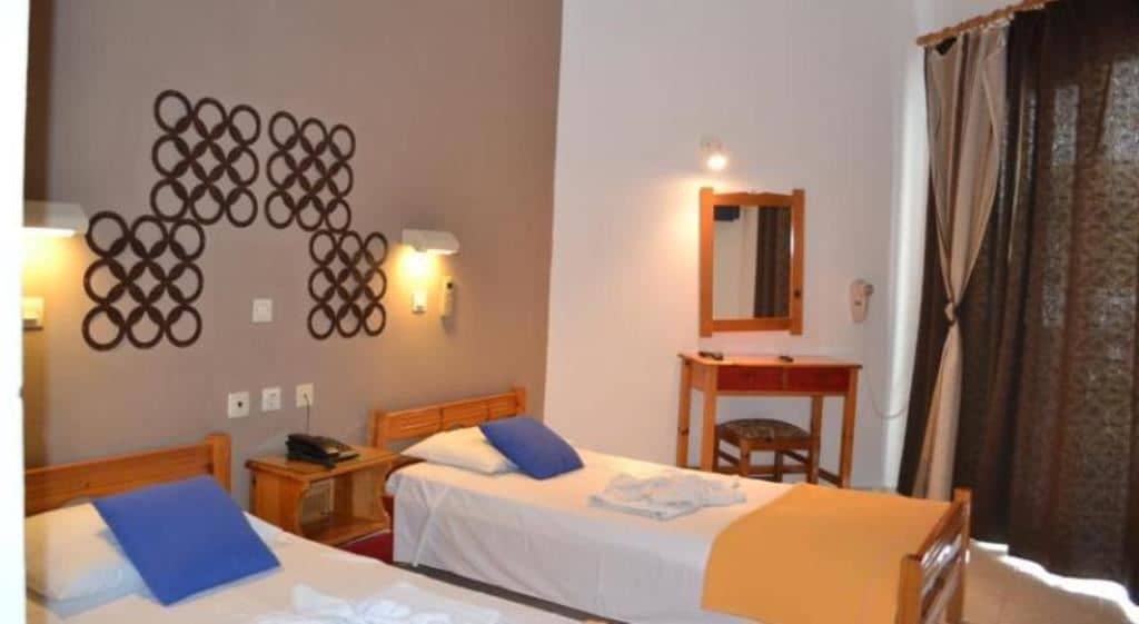 rooms-studio-garden-view