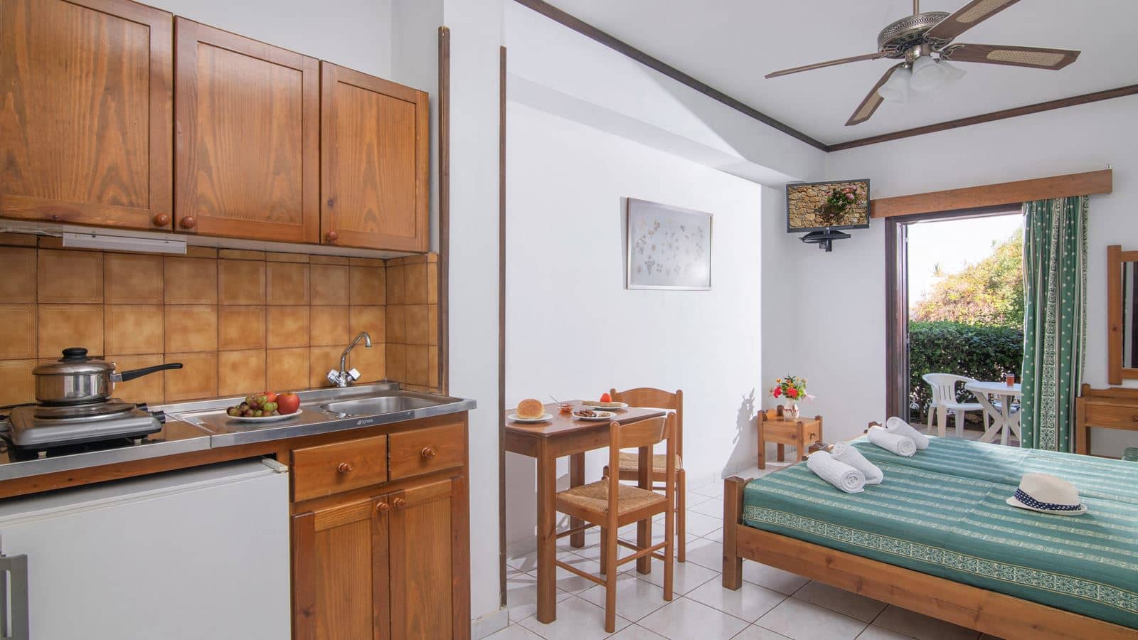 rooms-2-bed-studio